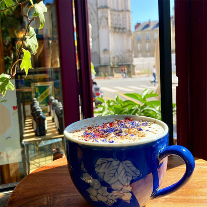 Photo de Oh K-fée d'MJ, membre de Bout à Bout, réseau de réemploi des bouteilles en verre en Pays de la Loire