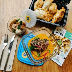 Calma utilise Les boites Nomades pour vos plats à emporter Zéro Déchet — Plats Calma Empanadas 1