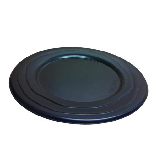 Grande assiette, exemple de vaisselle réutilisable proposée en location par les Boites Nomades pour tous vos évènements.