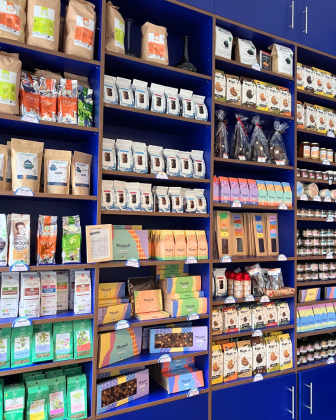 Photo de Dhandi, membre de Bout à Bout, réseau de réemploi des bouteilles en verre en Pays de la Loire