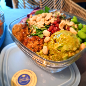 Island Poké utilise Les boites Nomades pour vos plats à emporter Zéro Déchet — Island Poke (4)