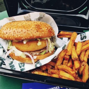 Bioburger Île de Nantes utilise Les boites Nomades pour vos plats à emporter Zéro Déchet — Bioburger 1